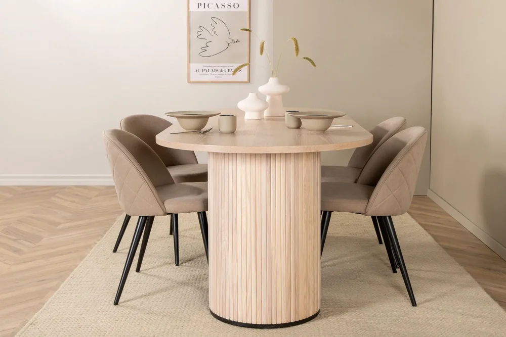 Bianca Spisegruppe 200 cm Oval med 4 Velvet Stoler v:6285226 Bianca Spisegruppe 200 cm Oval med 4 Velvet Stoler v:6285226