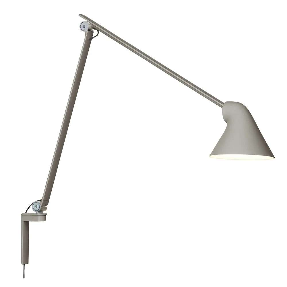 NJP Vegglampe Lang Arm, Lys Grå v:4471046 NJP Vegglampe Lang Arm, Lys Grå v:4471046