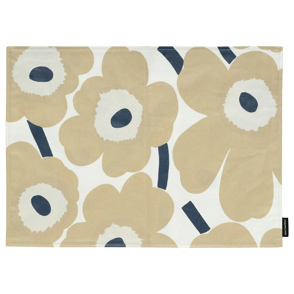 Pieni Unikko Spisebrikke 35×40 cm, Beige / Mørkeblå v:1794570 Pieni Unikko Spisebrikke 35×40 cm, Beige / Mørkeblå v:1794570
