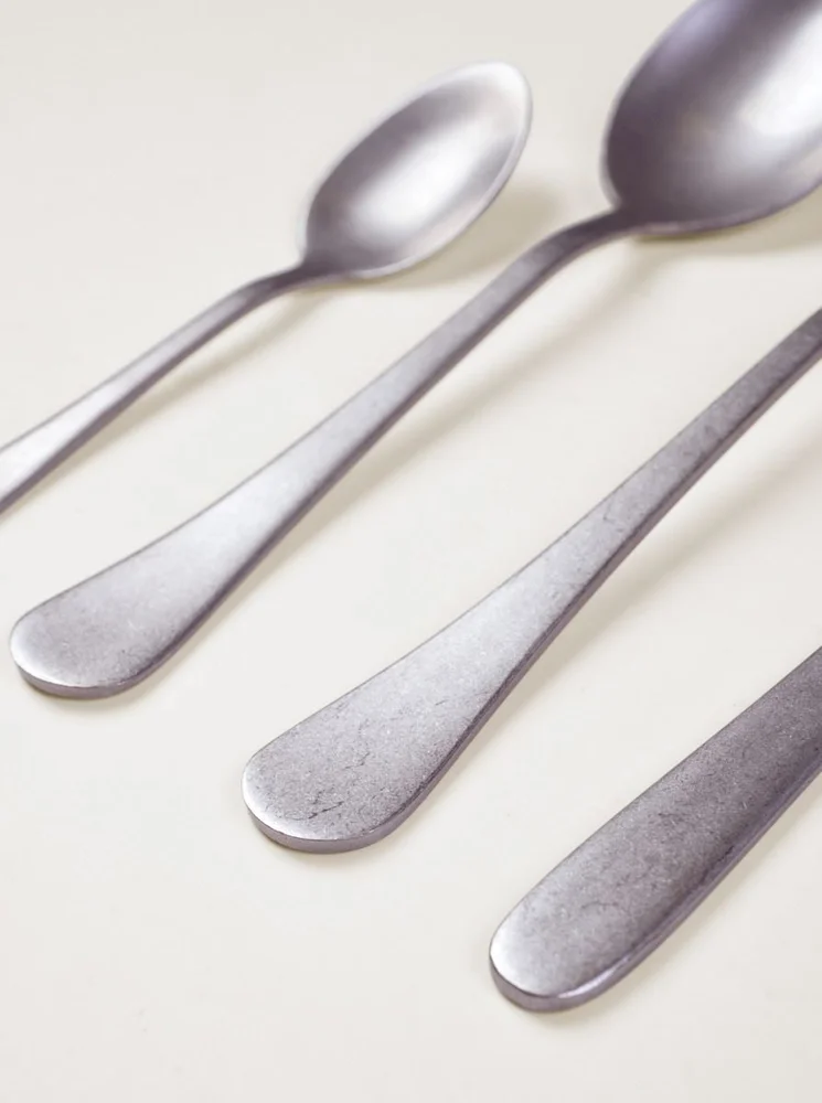 Bestikk 4 deler stål – 14×6 cm v:9420579 Bestikk 4 deler stål – 14×6 cm v:9420579